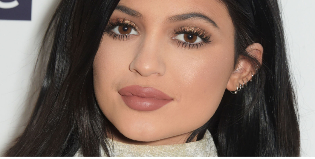 Kylie Jenner lip plumping